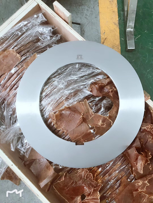 Aktueller Firmenfall über SENDA liefern ganze Sätze der sltting Maschinendistanzscheiben, Trennsägeblätter. Drehschermesser für ihre neue Maschine.