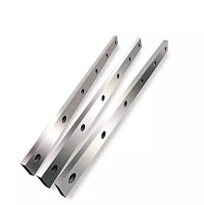 Metallschere mit gewünschtem Schneidwinkel und Veredelung