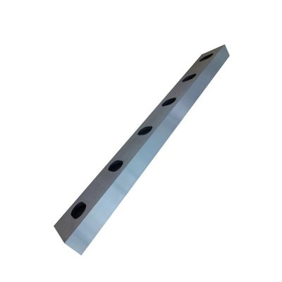Metallschere mit gewünschtem Schneidwinkel und Veredelung